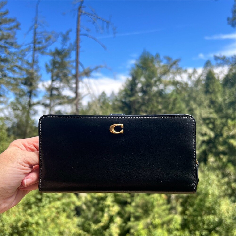 COACH Black Bifold Smooth Leather Slim Wallet with Gold Hardware AUTHENTIC